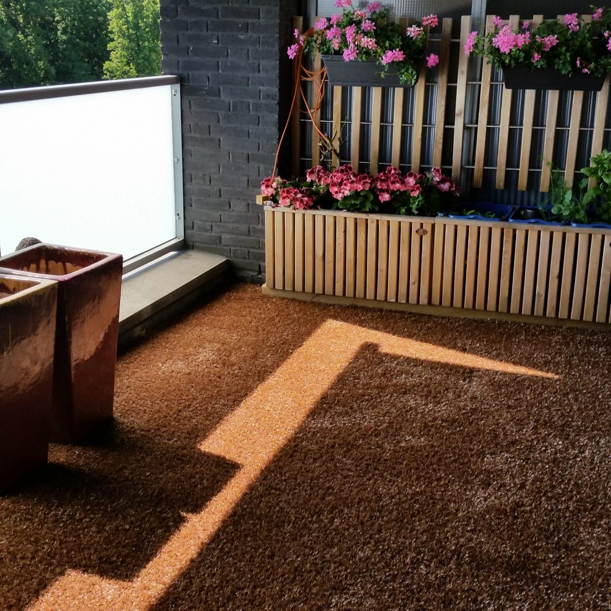 gekleurd kunstgras bronze balkon