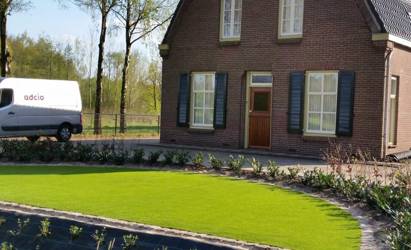 20160504 182803 820x500 - Kunstgras voor in uw tuin