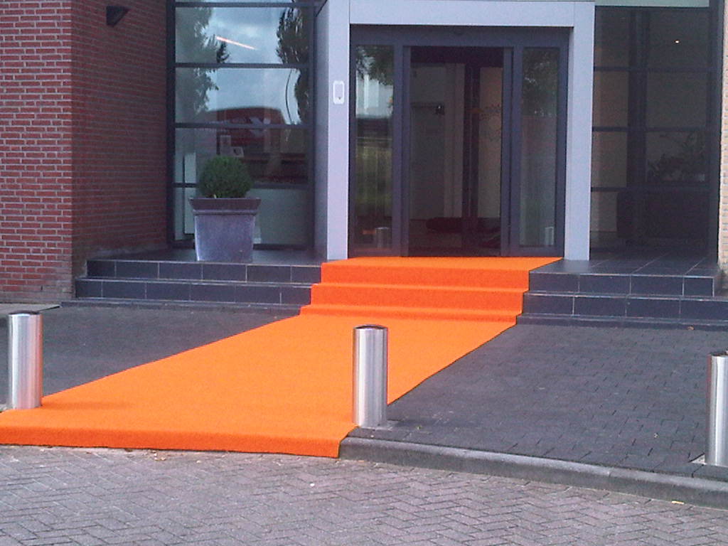 Oranje kunstgras Geertruidenberg 20120830 00229 - Oranje kunstgras