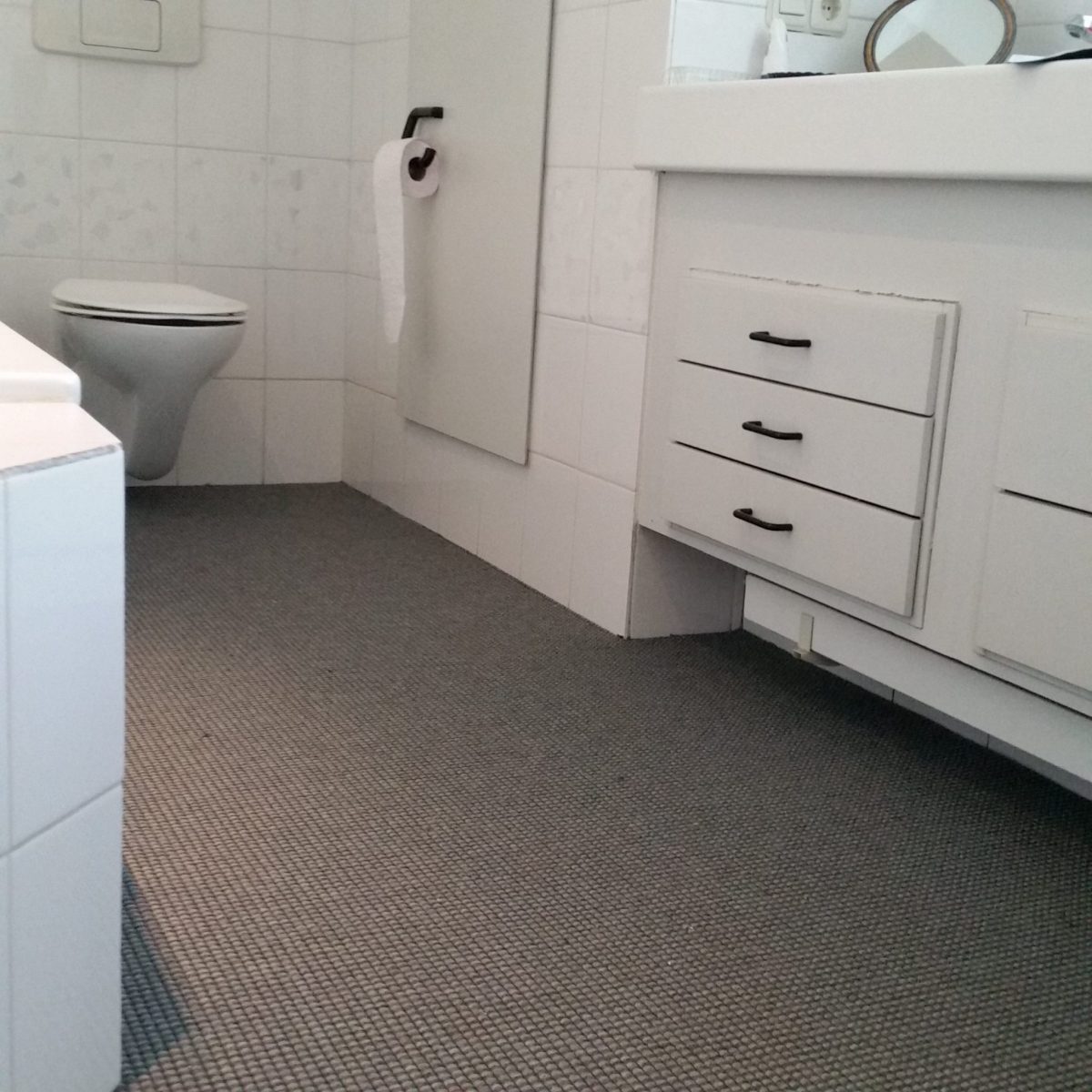 badkamer tapijt grijs foto 2