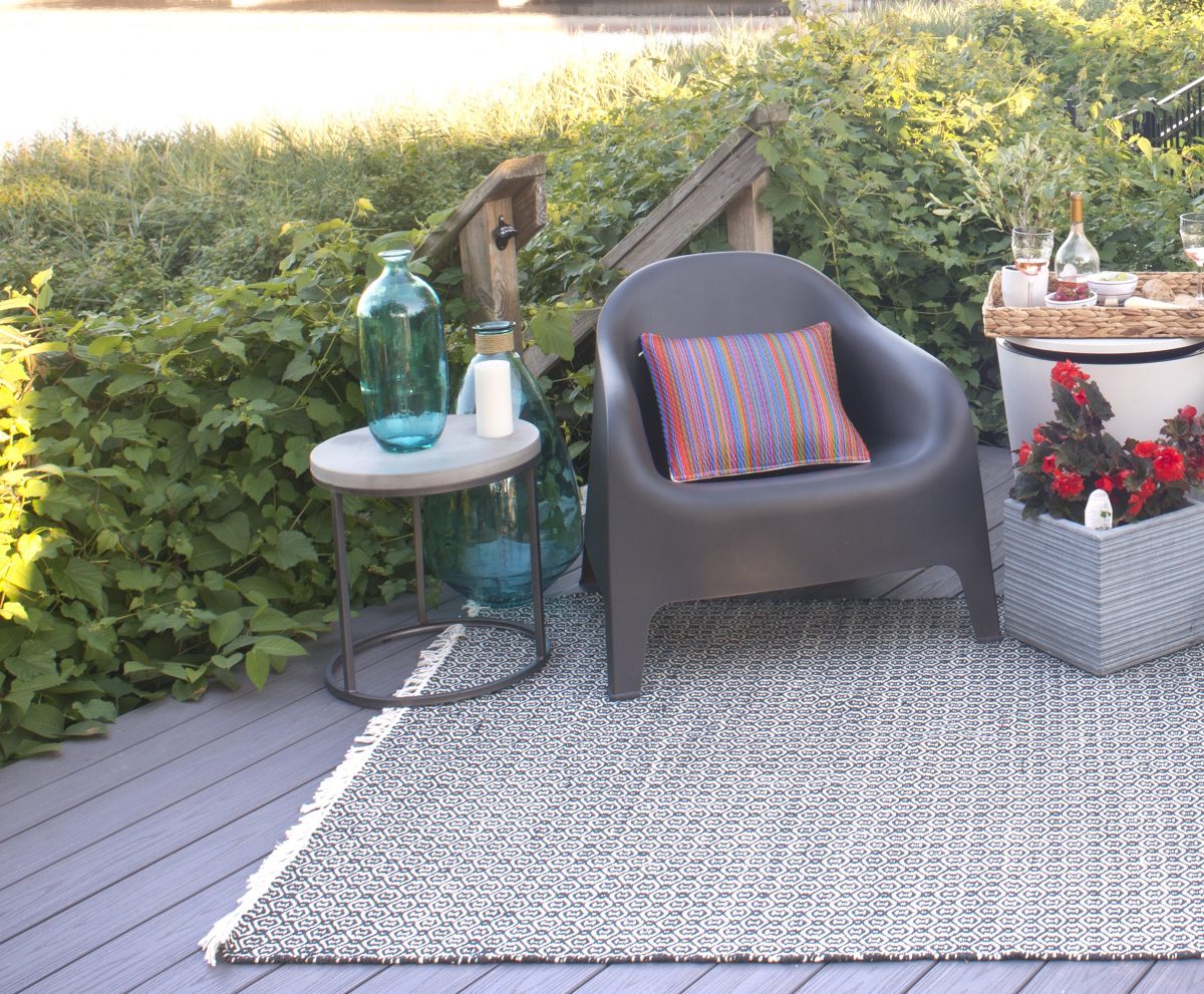 Luxe buitenkleed zwart/wit outdoor setting