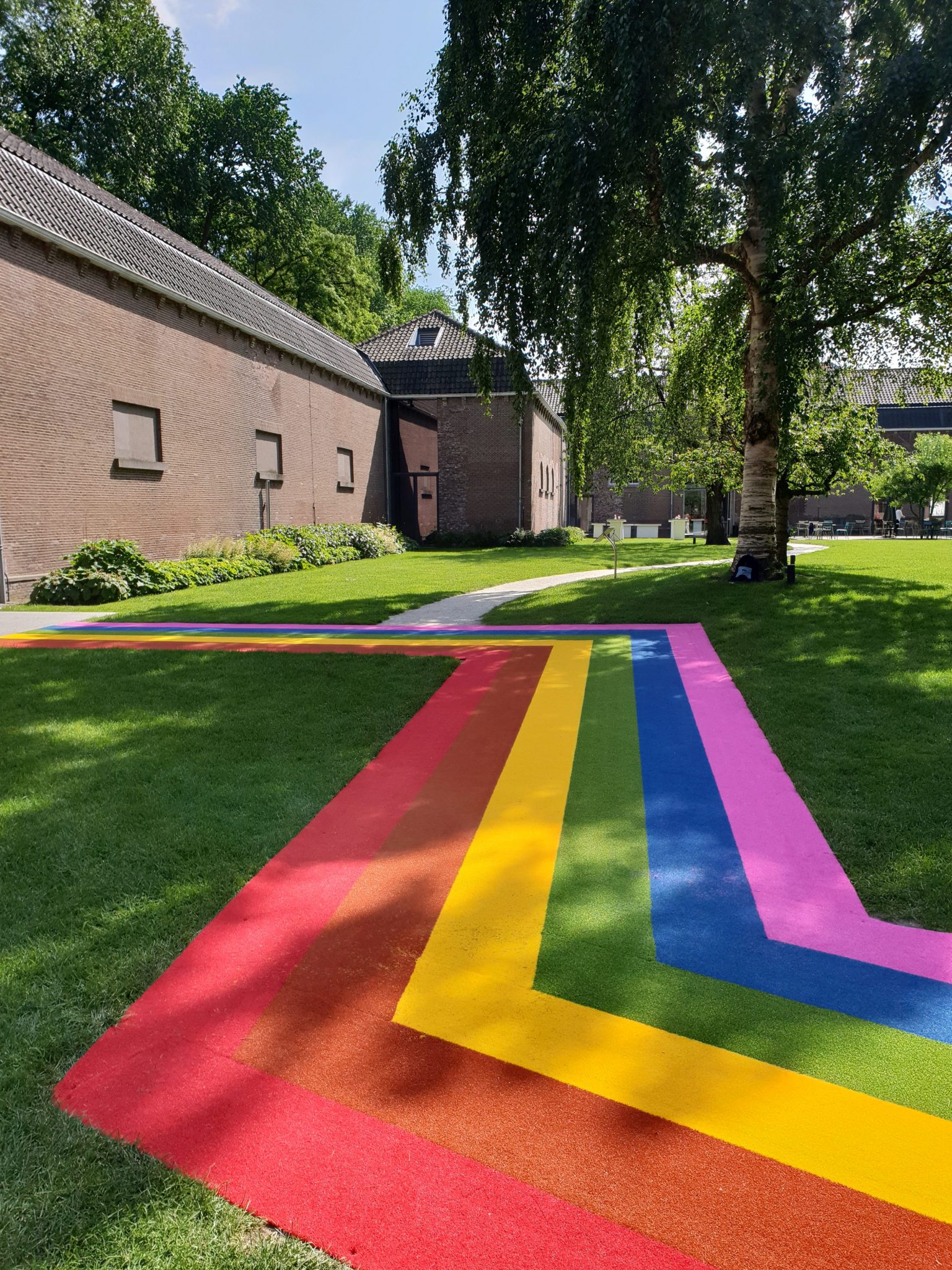 Regenboogloper centraal museum utrecht