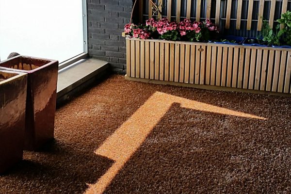 Gekleurd kunstgras gekleurd kunstgras trendy verscherpt cmprmzd 600x400 - Gekleurd kunstgras